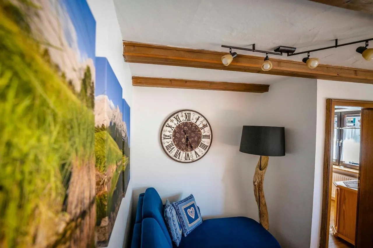 Apartment Ferienwohnung Linderspitzblick Mittenwald