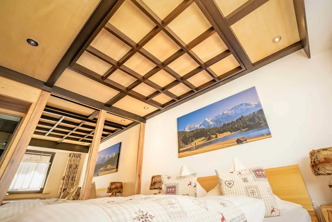 Ferienwohnung Linderspitzblick Mittenwald