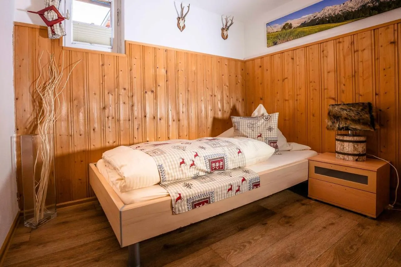 Ferienwohnung Linderspitzblick Mittenwald 0*,