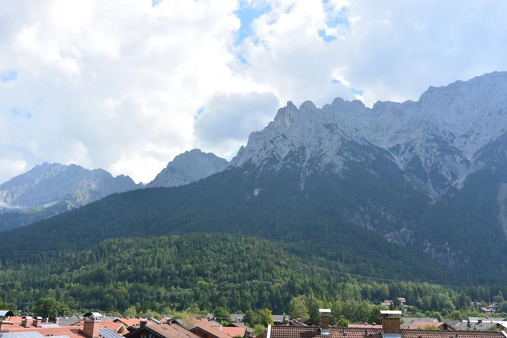 Ferienwohnung Linderspitzblick Миттенвальд Апартаменты