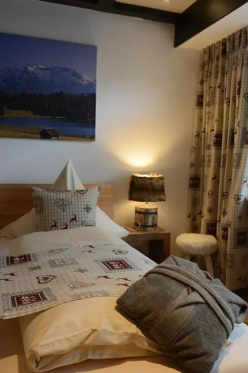 Apartment Ferienwohnung Linderspitzblick Mittenwald Germany